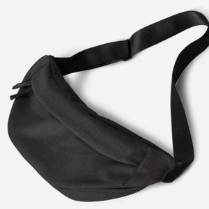 Everlane | The Renew Transit Fanny Pack | Black